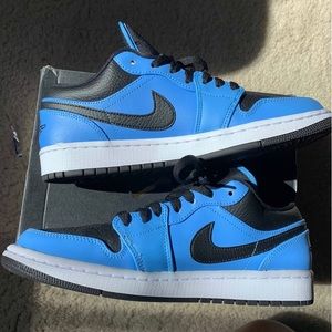 Jordan 1 low “University blue black”